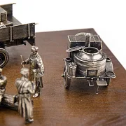 Диорама «Советская полевая кухня. Зима 1943 г.» из бронзы и ясеня, 1:35 — необычный подарок — фотография 2