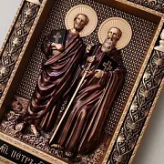 Икона резная Святые Апосталы Пётр и Павел в подарок — фотография 2