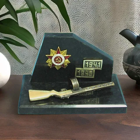 Сувенир «Орден» из бронзы и натурального камня — необычный подарок