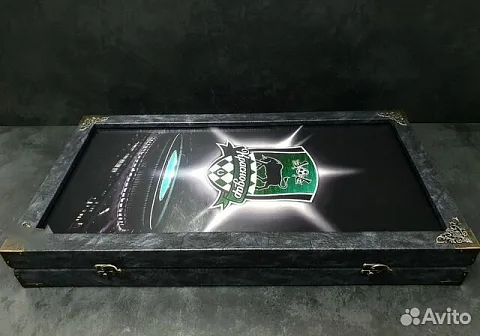 Нарды под стеклом «Вперёд быки!» — необычный подарок