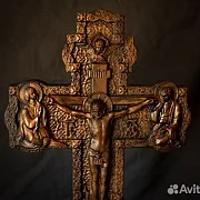 Подарочный крест резной с распятием. На подставке. Орех — фотография 4