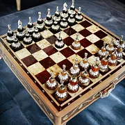 Шахматы «Янтарь» — оригинальный подарок — фотография 1